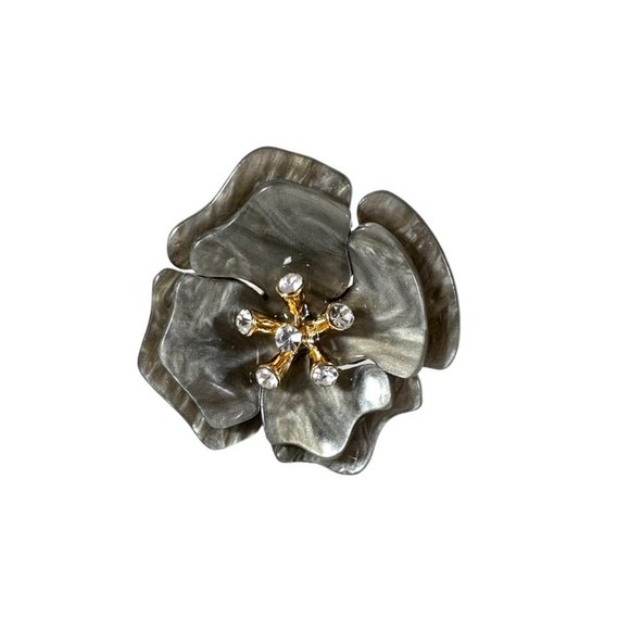 Pearl lucite oversized flower statement ring with rhinestone center size… - Picture 2 of 4